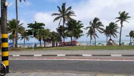 Alquilo apto playa Enseada Guarujá. Buena ubicación..