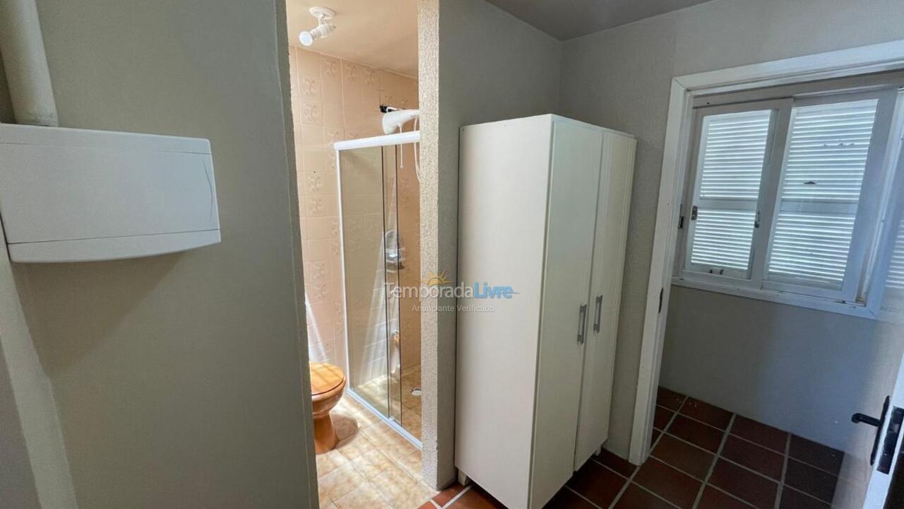 Casa para alquiler de vacaciones em Itapoá (Barra do Saí)