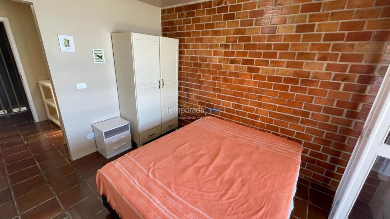 Casa para alquiler de vacaciones em Itapoá (Barra do Saí)