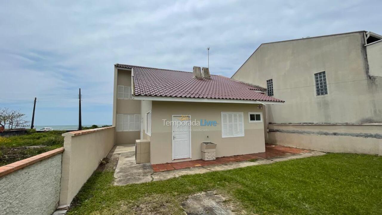 Casa para alquiler de vacaciones em Itapoá (Barra do Saí)