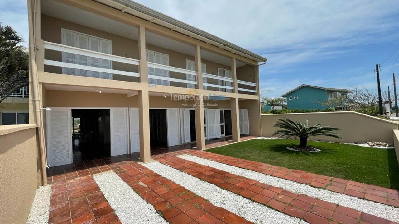Casa para aluguel de temporada em Itapoá (Barra do Saí)