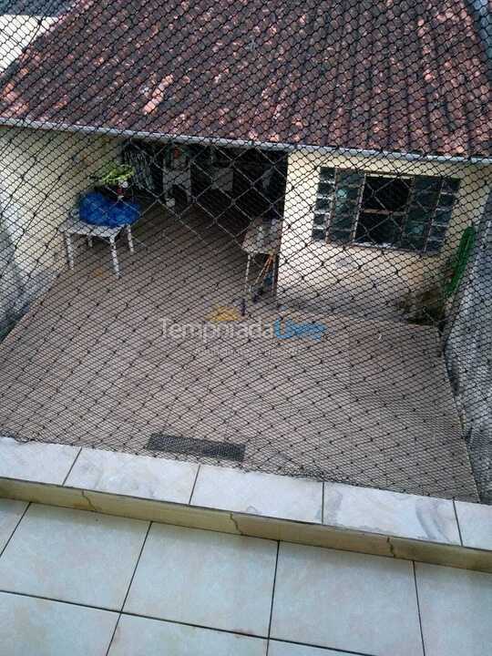 Casa para aluguel de temporada em Caraguatatuba (Praia das Palmeiras)