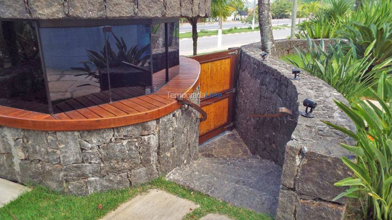 Apartamento para aluguel de temporada em Ubatuba (Praia Grande)