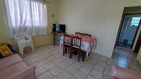 Apt 2 bedrooms, 1 bw, 50m from the sea, balcony with barbecue
