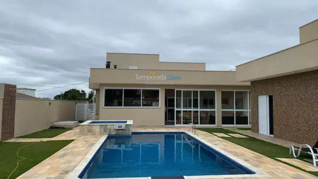 House for vacation rental in Boituva (Condominio Portal Dos Lagos)