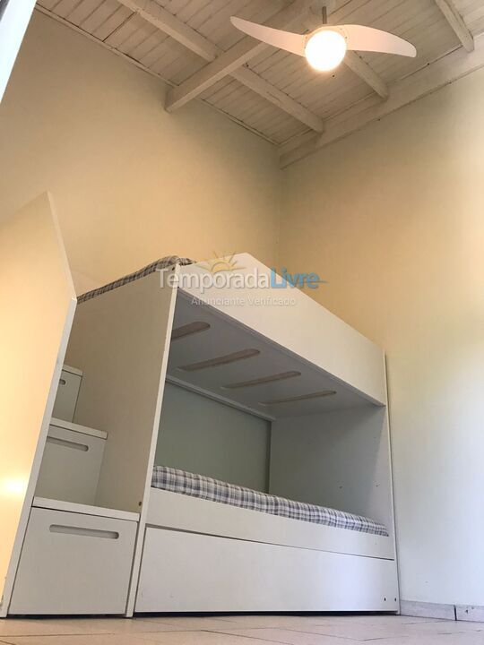 Casa para aluguel de temporada em São Sebastião (Camburi)