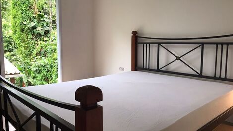Casa em São Bebastião - Camburi - em meio a mata atlântica