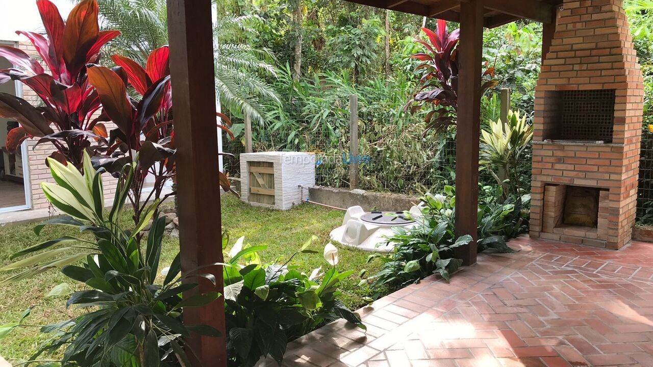 Casa para aluguel de temporada em São Sebastião (Camburi)