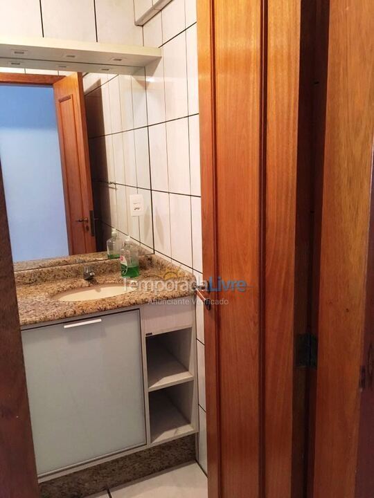 Apartamento para aluguel de temporada em Itapema (Meia Praia)