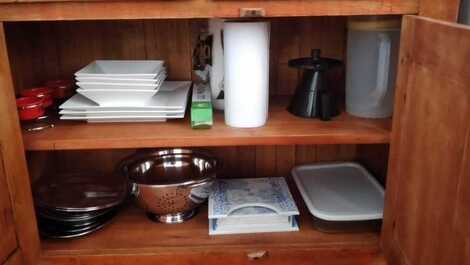 Armário cozinha e utensílios
