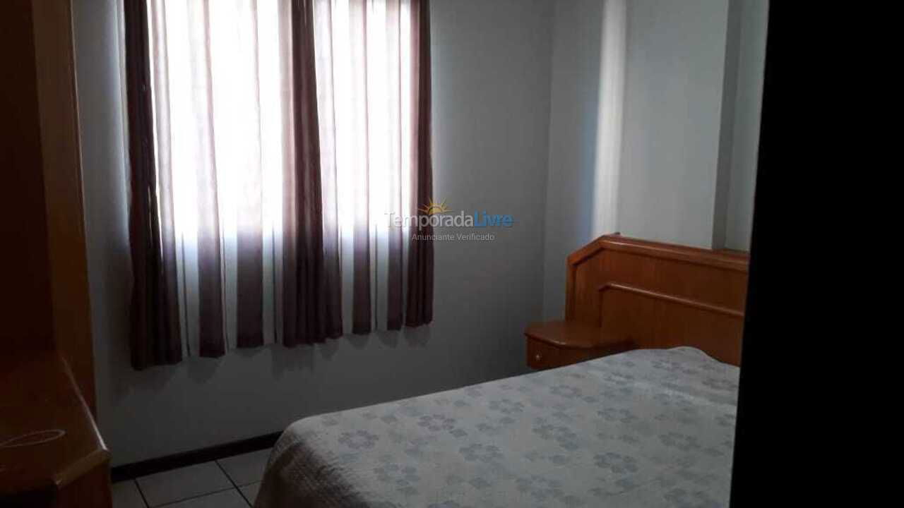 Apartamento para aluguel de temporada em Itapema (Meia Praia)