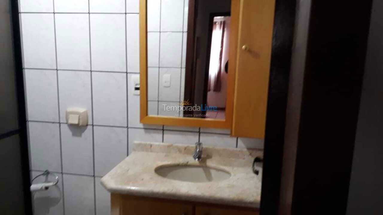 Apartamento para aluguel de temporada em Itapema (Meia Praia)