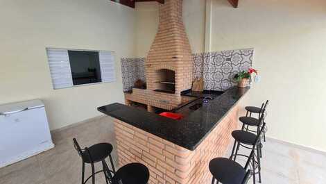Casa com Piscina grande na praia de Itanhaém