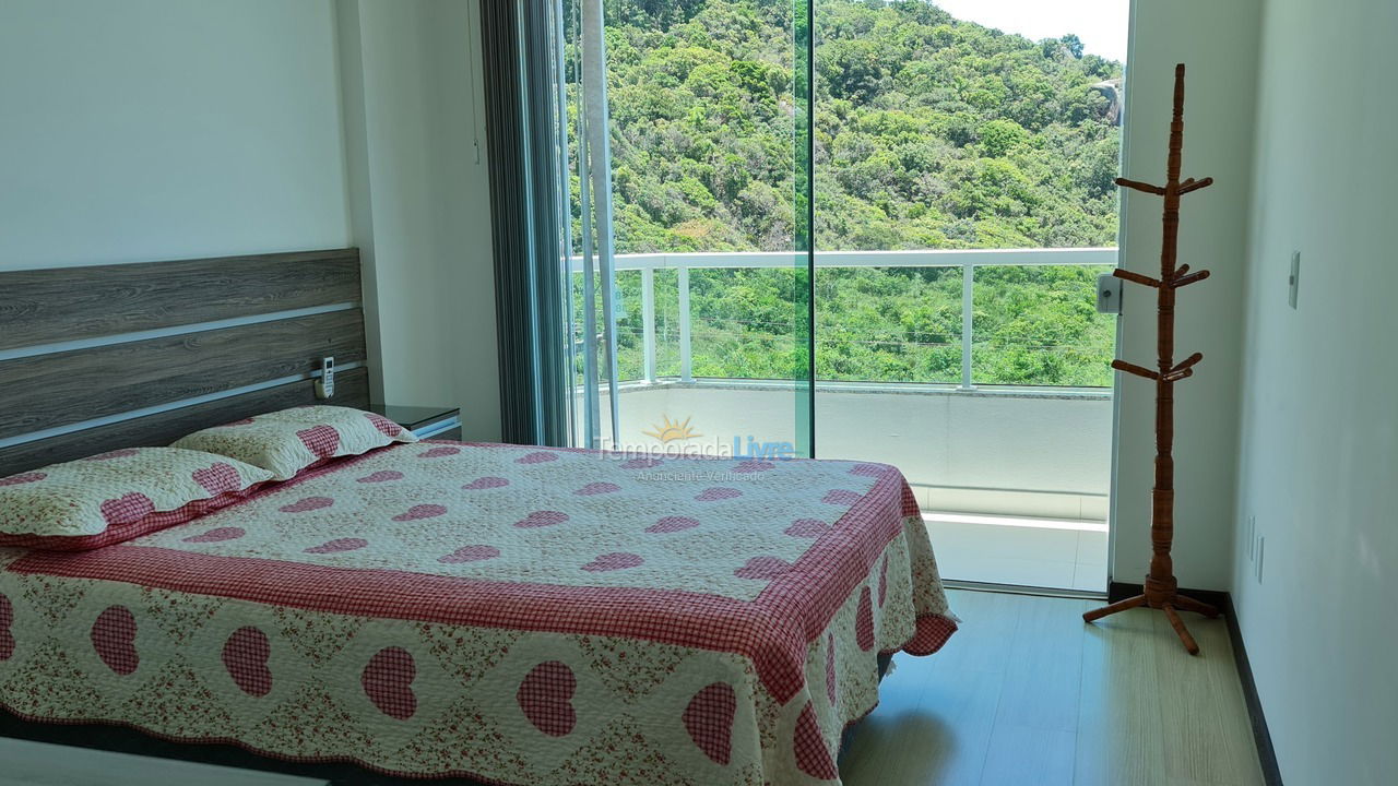 Apartamento para aluguel de temporada em Governador Celso Ramos (Praia das Cordas)