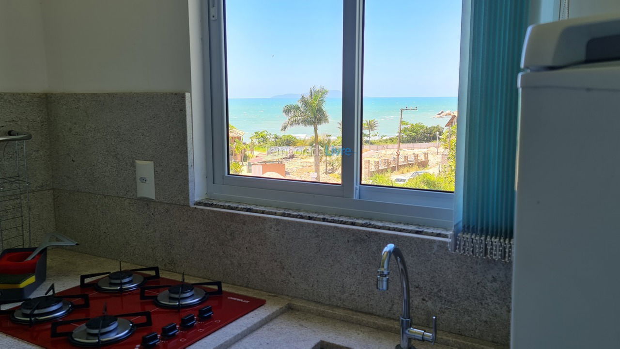 Apartamento para aluguel de temporada em Governador Celso Ramos (Praia das Cordas)