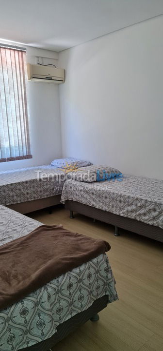 Apartamento para aluguel de temporada em Governador Celso Ramos (Praia das Cordas)