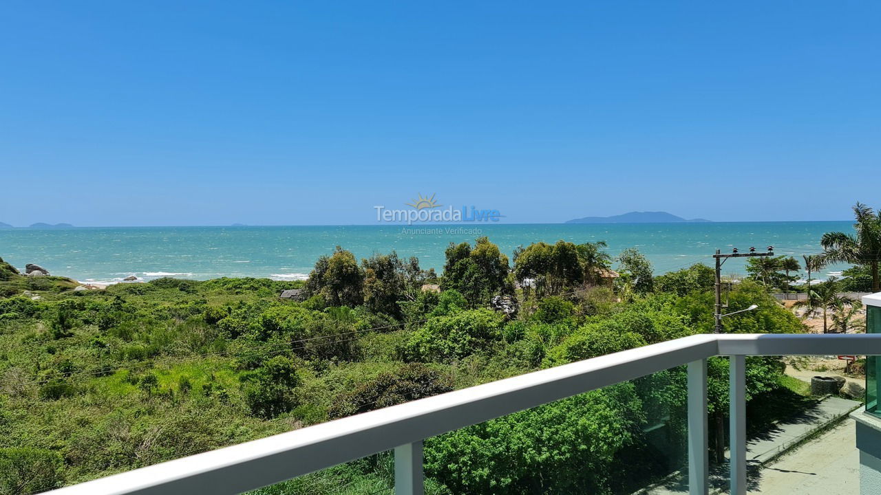 Apartamento para aluguel de temporada em Governador Celso Ramos (Praia das Cordas)