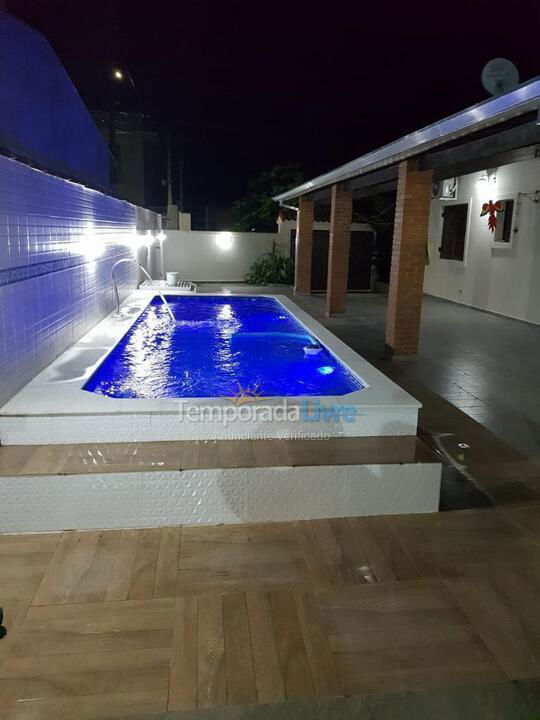 House for vacation rental in Caraguatatuba (Massaguaçu)