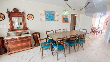 105 House with 4 bedrooms 50 meters from the beach