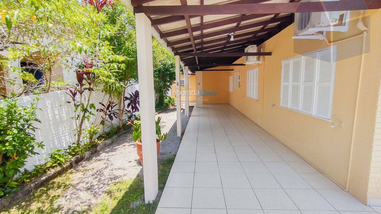 Casa para aluguel de temporada em Florianópolis (Cachoeira do Bom Jesus)