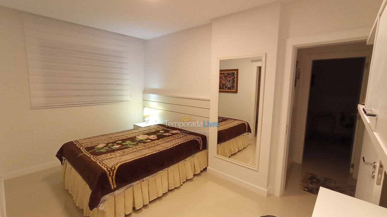 Apartamento para aluguel de temporada em Itapema (Meia Praia)