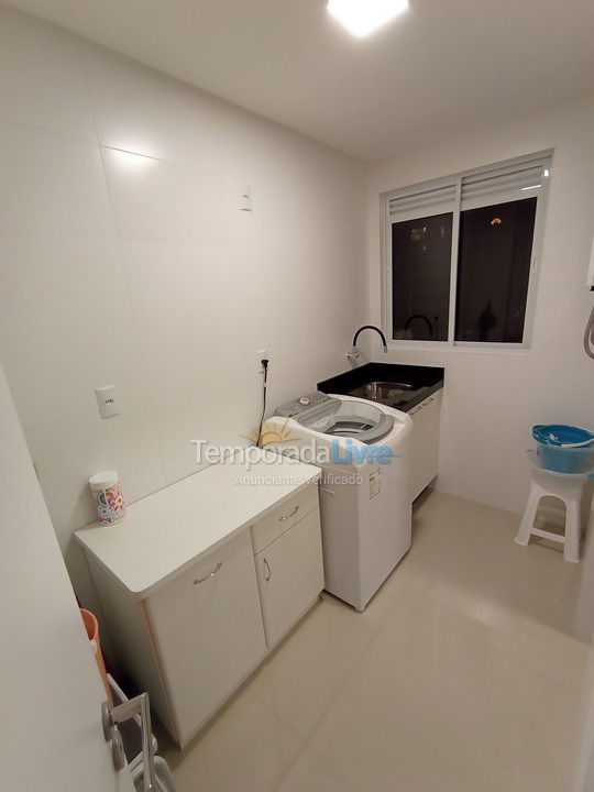 Apartamento para aluguel de temporada em Itapema (Meia Praia)