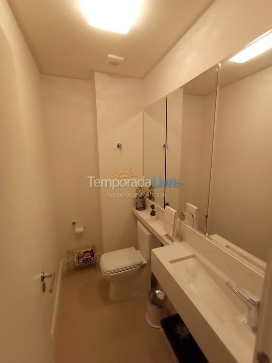 Apartamento para aluguel de temporada em Itapema (Meia Praia)