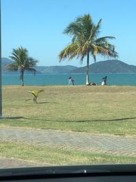 Casa bem ótima localização, situada entre o mar e as montanhas
