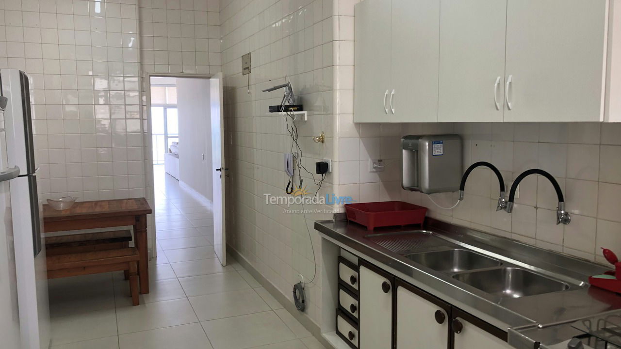 Apartamento para aluguel de temporada em Guarujá (Pitangueiras)