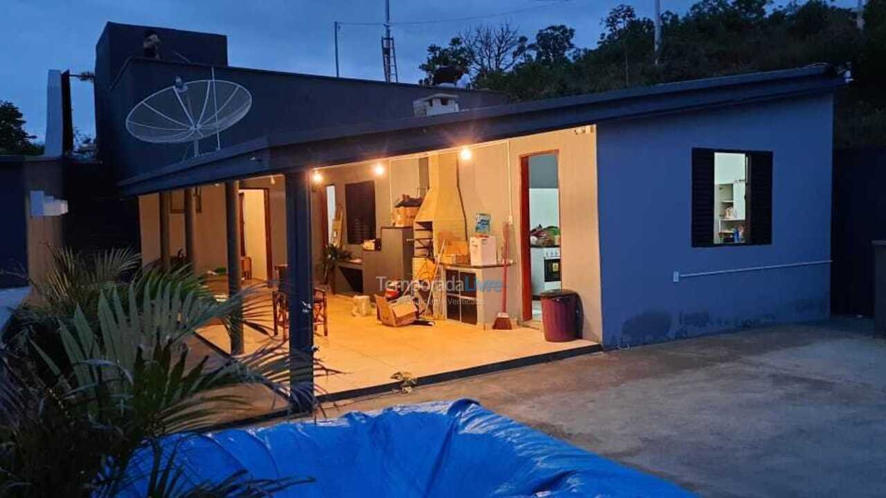 Casa para aluguel de temporada em São José da Barra (Lago de Furnas)