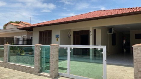 Excellent house, 3 bedrooms with AC, WiFi, barbecue, 100m from the sea