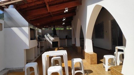 Casa muy cómoda en Ubatuba a 300 metros de la playa de Perequê Mirim