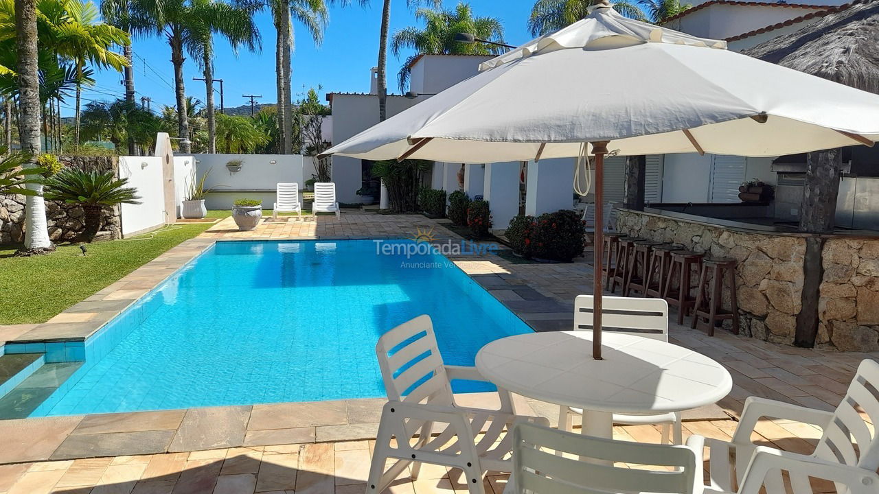 Casa para aluguel de temporada em Guarujá (Jardim Acapulco)