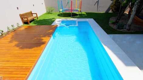 Casa com 3 quartos e piscina a 160 metros da praia de Mariscal