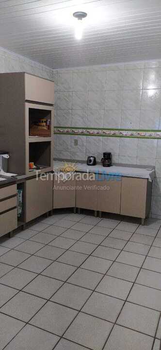 Casa para aluguel de temporada em Penha (Armaçao)