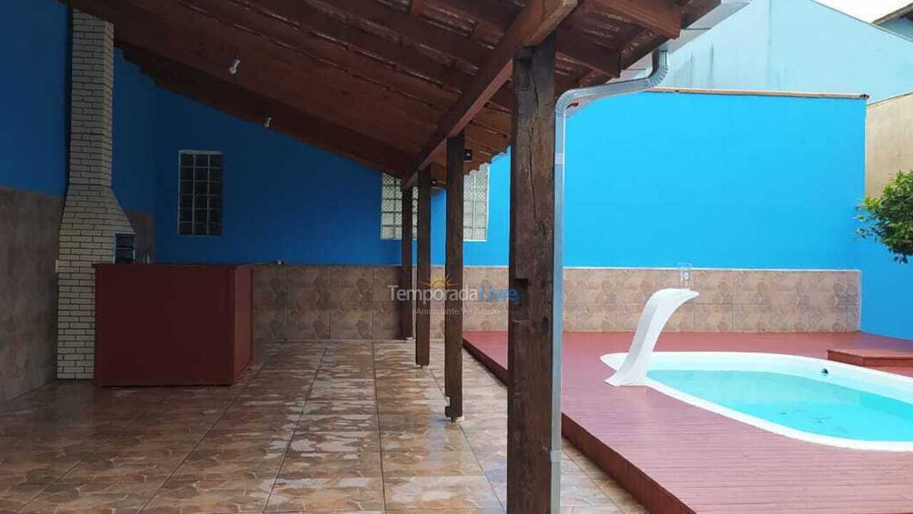 Casa para aluguel de temporada em Penha (Armaçao)