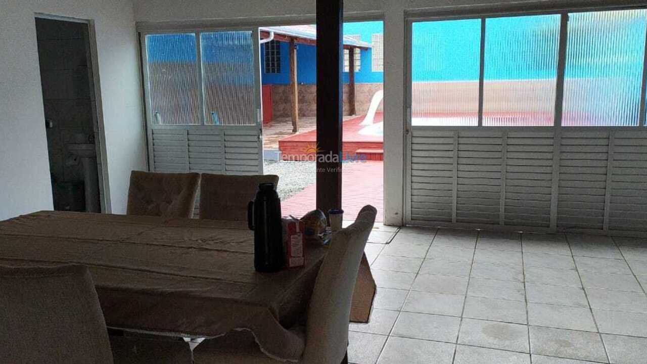 Casa para alquiler de vacaciones em Penha (Armaçao)