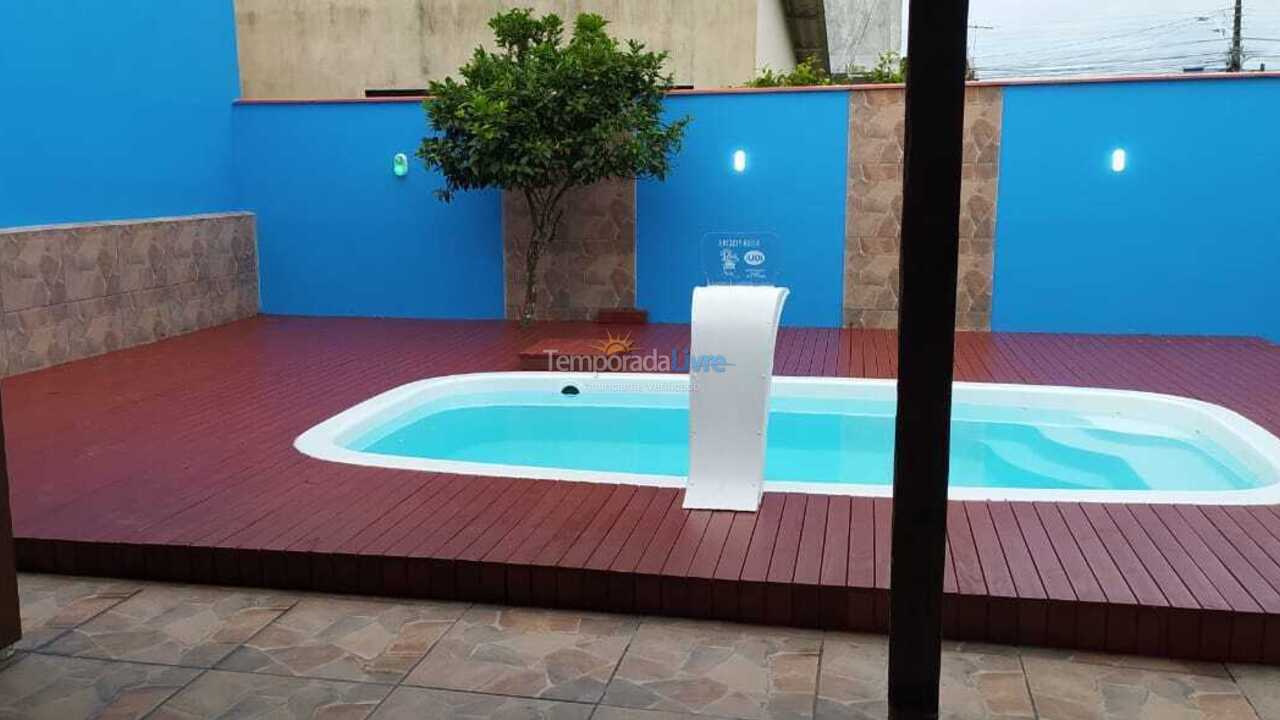 Casa para aluguel de temporada em Penha (Armaçao)