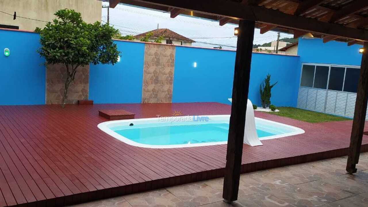 Casa para aluguel de temporada em Penha (Armaçao)