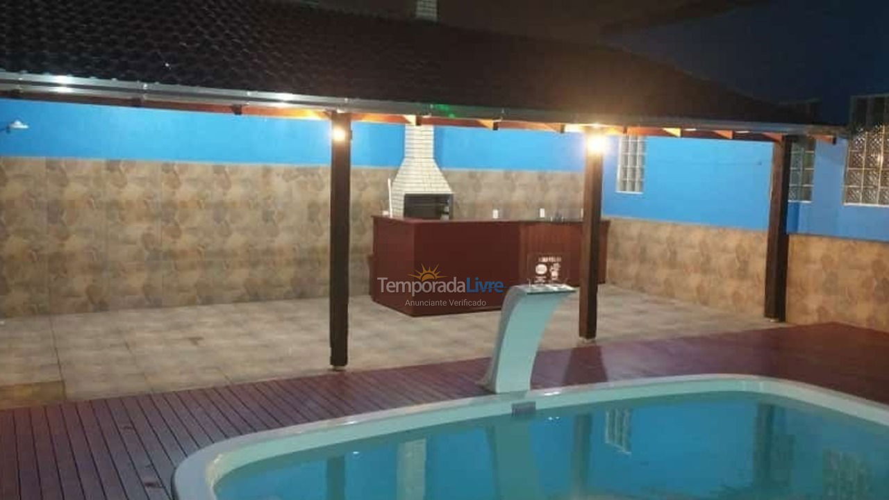 Casa para aluguel de temporada em Penha (Armaçao)