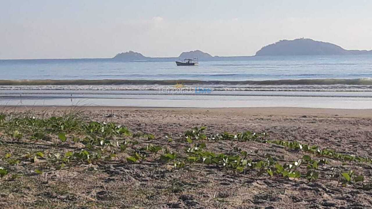 Casa para aluguel de temporada em São Francisco do Sul (Ubatuba)