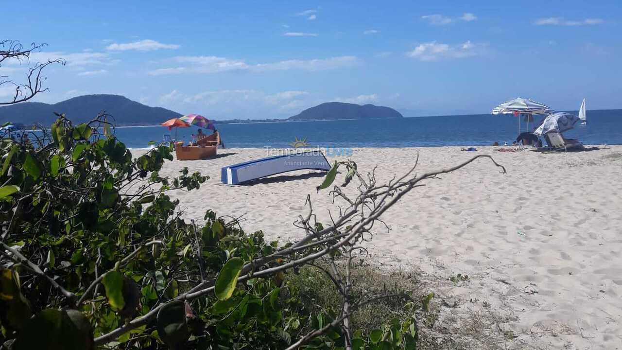 Casa para aluguel de temporada em São Francisco do Sul (Ubatuba)
