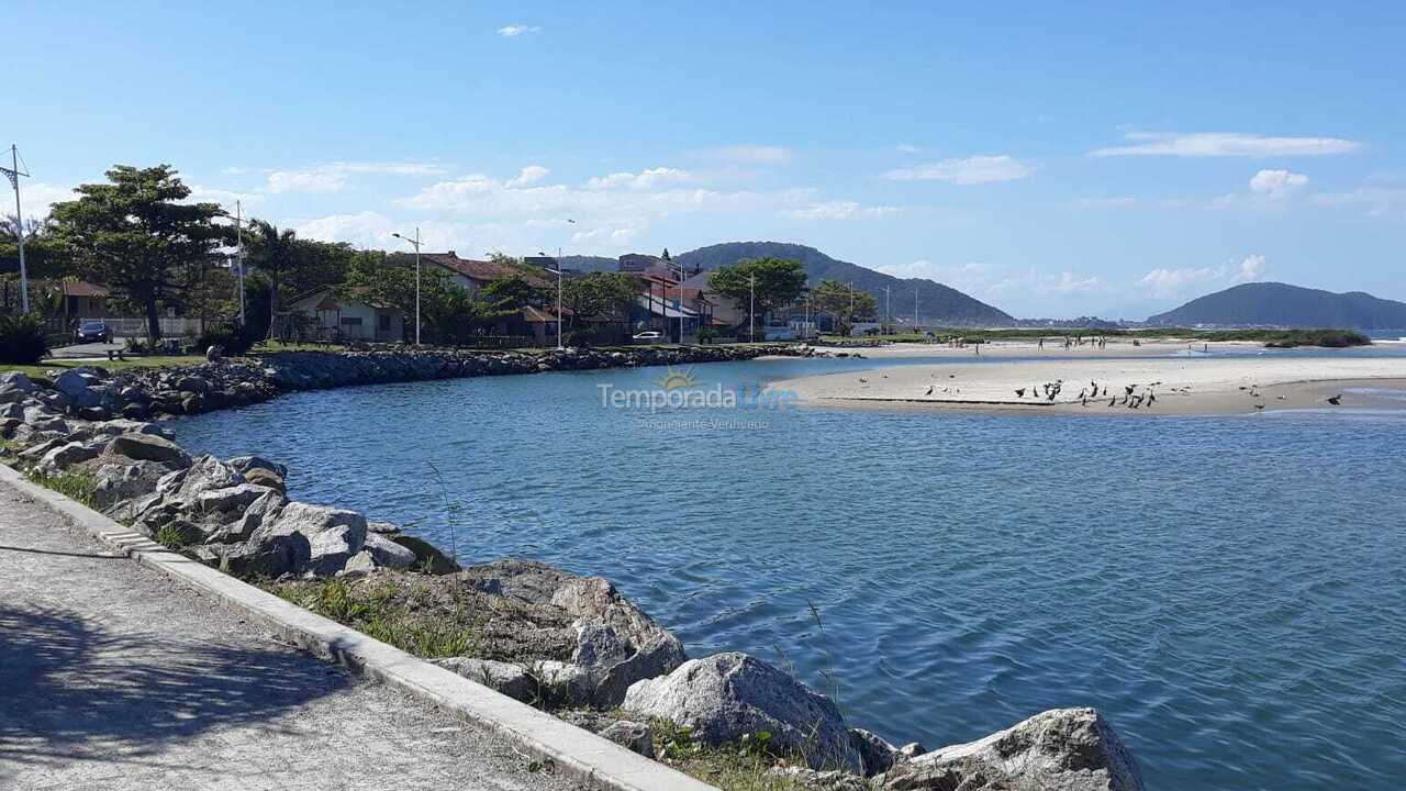 Casa para aluguel de temporada em São Francisco do Sul (Ubatuba)
