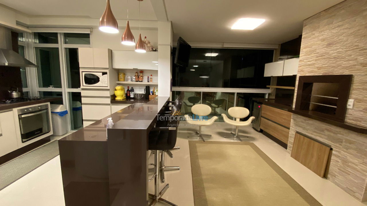 Apartamento para alquiler de vacaciones em Governador Celso Ramos (Praia de Palmas)