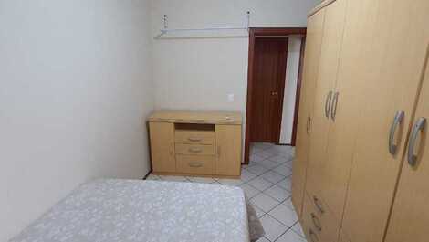 Apt 2 Sleeps 1 bathroom- Swimming pool- 40 m from the sea
