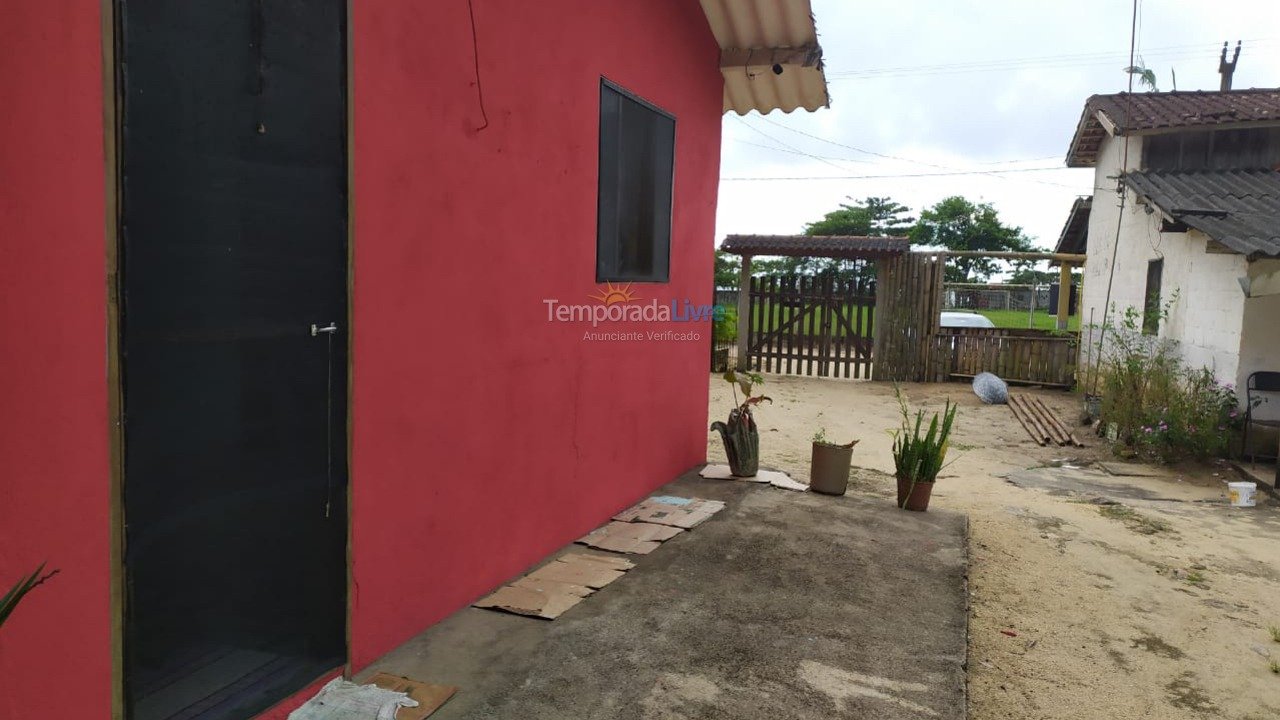 Casa para aluguel de temporada em Ubatuba (Camburi)