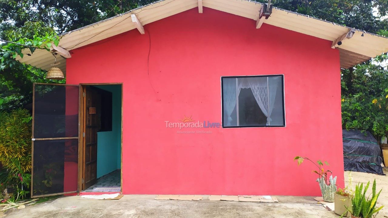 Casa para aluguel de temporada em Ubatuba (Camburi)