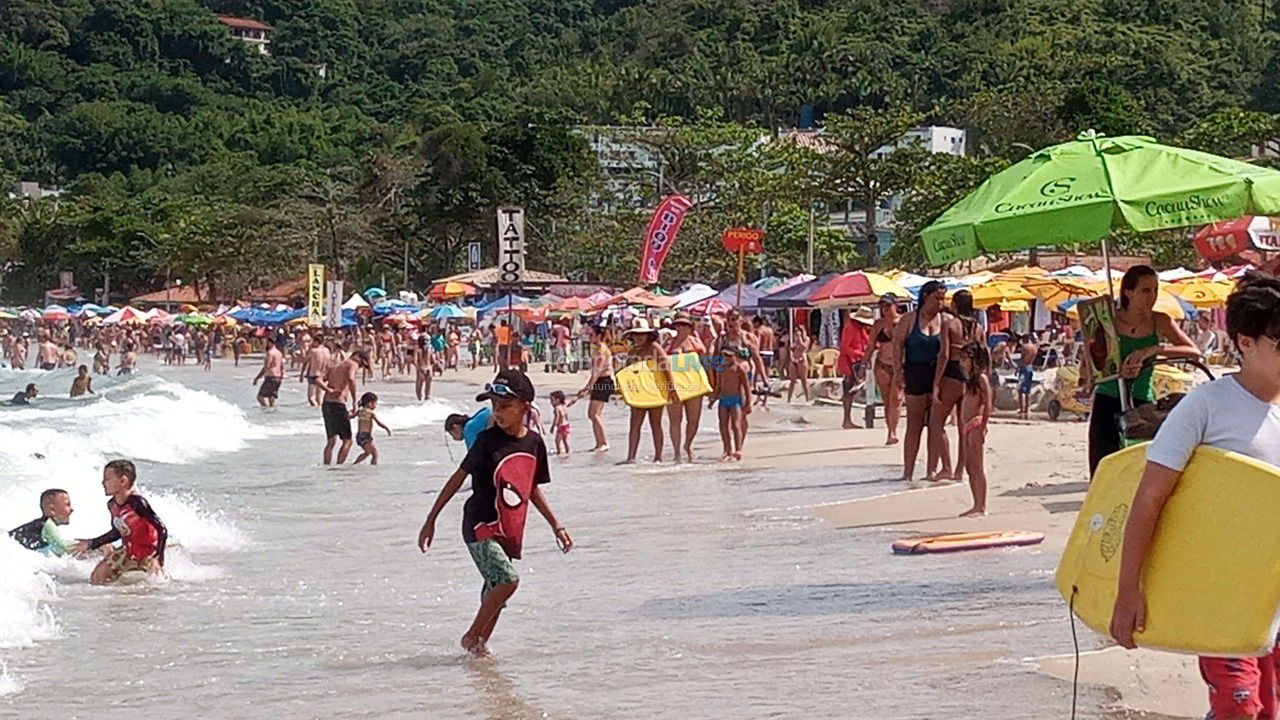 Apartamento para aluguel de temporada em Ubatuba (Praia das Toninhas)