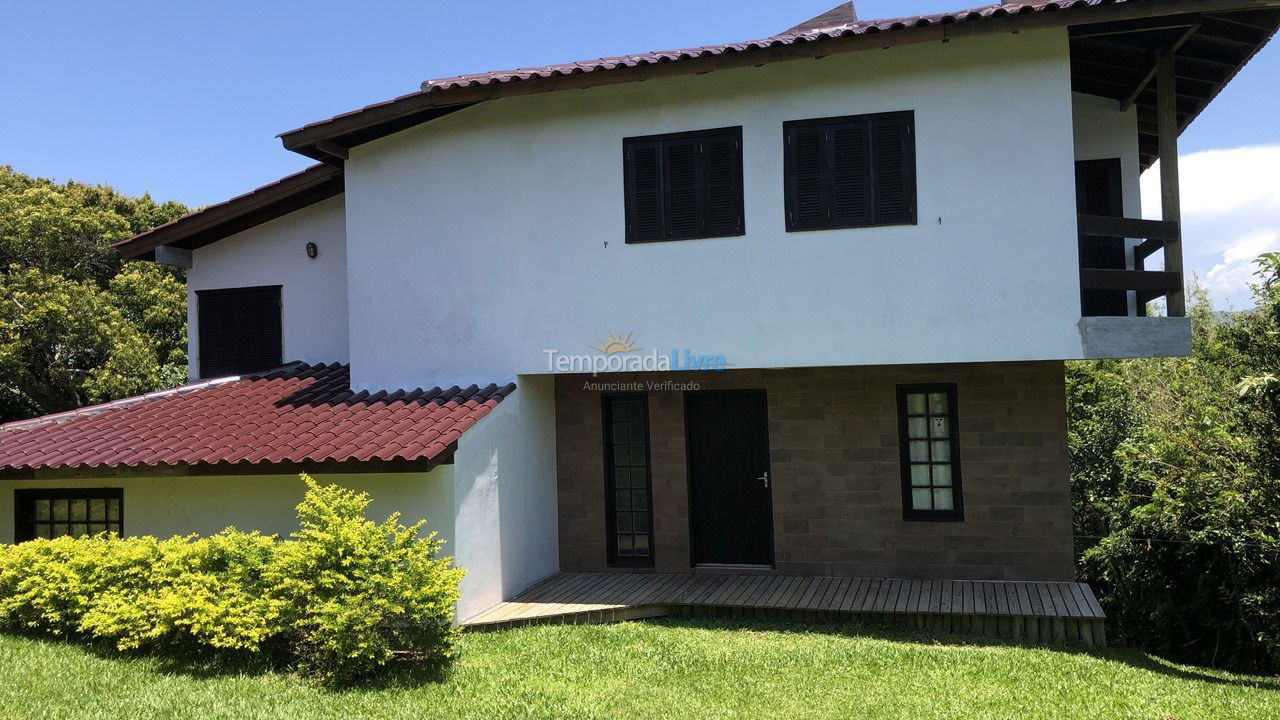 Casa para aluguel de temporada em Garopaba (Praia da Ferrugem)