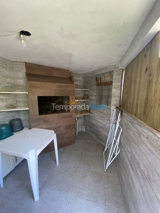 Casa para aluguel de temporada em Garopaba (Praia da Ferrugem)